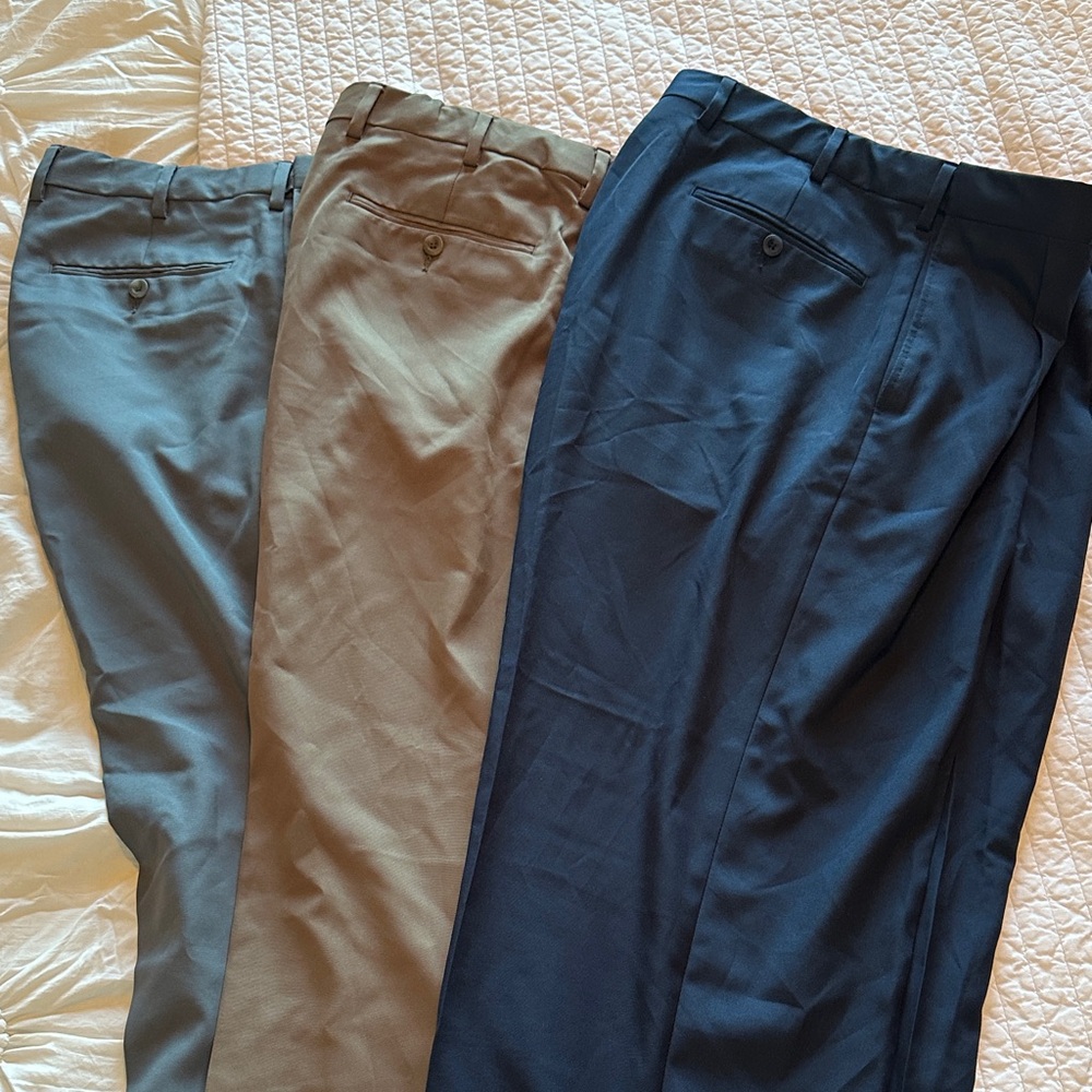 ✅Bundle of Jos. A. Bank Men's Chinos in Dark Gray, Dark Tan, and Navy. 40x30